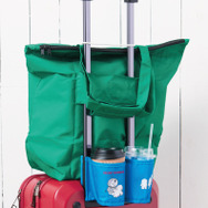 『大長編ドラえもん のび太と雲の王国』ドリンクホルダーの使用イメージ（C）Fujiko-Pro