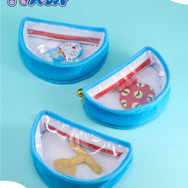 アイアップ「ドラえもん 四次元ポケット型ポーチ」（C）Fujiko-Pro, Shogakukan, TV-Asahi, Shin-ei, and ADK