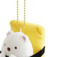 「すみっコすし おすしぶらさげぬいぐるみ しろくま」（C）2025 SAN-X CO., LTD. ALL RIGHTS RESERVED.