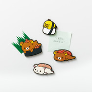 「リラックマ寿司 おすしマグネット」使用イメージ（C）2025 SAN-X CO., LTD. ALL RIGHTS RESERVED.