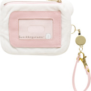 すみっコぐらしコレクション「ぬいぐるみリール付パスケース しろくま」（C）2025 SAN-X CO., LTD. ALL RIGHTS RESERVED.