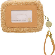 すみっコぐらしコレクション「ぬいぐるみリール付パスケース とんかつ」（C）2025 SAN-X CO., LTD. ALL RIGHTS RESERVED.