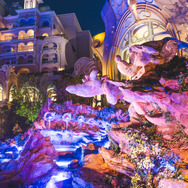 終演する「ビッグバンドビート」のイベントも開催中！暑さやわらぐレイトサマーの東京ディズニーシーを満喫