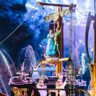 終演する「ビッグバンドビート」のイベントも開催中！暑さやわらぐレイトサマーの東京ディズニーシーを満喫