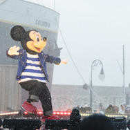 終演する「ビッグバンドビート」のイベントも開催中！暑さやわらぐレイトサマーの東京ディズニーシーを満喫