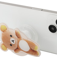 サンエックス「ぬいフォトシリーズ POCOPOCO」使用イメージ（C）2025 SAN-X CO., LTD. ALL RIGHTS RESERVED.