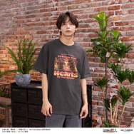 TVアニメ『進撃の巨人』×AIR TWOKYO「シーンイラストTシャツ 3（本物の敬礼）」（C）諫山創・講談社／「進撃の巨人」The Final Season製作委員会