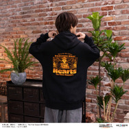 TVアニメ『進撃の巨人』×AIR TWOKYO「シーンイラストパーカー 2（本物の敬礼）」（C）諫山創・講談社／「進撃の巨人」The Final Season製作委員会