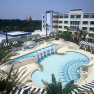 ディズニーアンバサダーホテル「パームガーデン・プール」