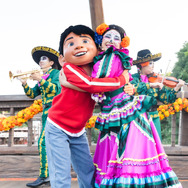 ミゲルも登場！東京ディズニーシー、ディズニー＆ピクサー映画『リメンバー・ミー』の世界がテーマの「ラソス・デ・ラ・ファミリア」初開催！