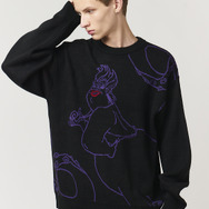 ディズニーヴィランズ×グラニフ「アースラ｜ウォッシャブルジャカードニット」着用イメージ（C）Disney