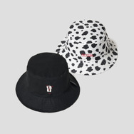 ディズニーヴィランズ×グラニフ「クルエラ｜リバーシブルバケットハット」（C）Disney