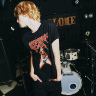 ONE PIECE×HYSTERIC GLAMOUR「NAMI FLYING V Tシャツ」着用イメージ（C）O/S・F・T