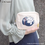 「I'm Doraemon」WEB限定アイテム「サガラ刺繍ボックスポーチ」使用イメージ（C）Fujiko-Pro APPROVAL No.L661981