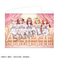 TVスペシャルアニメ『五等分の花嫁＊』描き下ろしB1タペストリー ナイトウェアver.（C）春場ねぎ・講談社／「五等分の花嫁＊」製作委員会