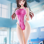 「彼女、お借りします　水原千鶴 競泳水着Ver.【再販】」19,800円（税込）（C）宮島礼吏・講談社／「彼女、お借りします」製作委員会2025