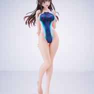 「彼女、お借りします　水原千鶴 水色ラインの競泳水着Ver.」19,800円（税込）（C）宮島礼吏・講談社／「彼女、お借りします」製作委員会2025