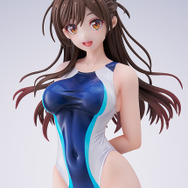 「彼女、お借りします　水原千鶴 水色ラインの競泳水着Ver.」19,800円（税込）（C）宮島礼吏・講談社／「彼女、お借りします」製作委員会2025