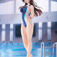 「彼女、お借りします　水原千鶴 水色ラインの競泳水着Ver.」19,800円（税込）（C）宮島礼吏・講談社／「彼女、お借りします」製作委員会2025