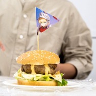 やりたい放題ドット絵ARPG『ガデテル』VS極悪編集部の仁義なきコラボバトル、勃発。“ぶっちゃけどこまでやれんのか”検証に、ライター&日本運営担当が全力でチャレンジ