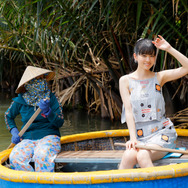 大西亜玖璃 写真集『LONG VACATION』先行カット