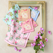 ローラ アシュレイ×サンリオキャラクターズ「ハンカチ」（C）2025 SANRIO CO., LTD. APPROVAL. NO. L662645