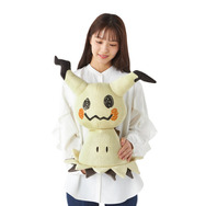 ポケモン「ミミッキュ」のぬいぐるみが10月23日に発売！高さや重量、ミミッキュの布の材質まで忠実に再現