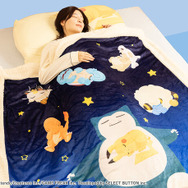 ピカチュウが近くで添い寝してくれる大きな枕…！肌触りの良いブランケットなど、『ポケスリ』コラボ寝具第2弾が順次発売