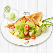 花垣 武道 シャインマスカットのクレープ　2,500円(税込)