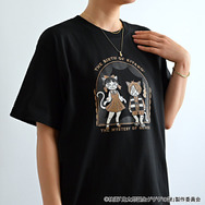 映画『鬼太郎誕生 ゲゲゲの謎』×石黒亜矢子コラボグッズ「クルーネックTシャツ（鬼太郎とねこ娘）」使用イメージ（C）映画「鬼太郎誕生ゲゲゲの謎」製作委員会