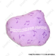 映画『鬼太郎誕生 ゲゲゲの謎』×石黒亜矢子コラボグッズ「ダイカットクッション（水木と沙代）」（C）映画「鬼太郎誕生ゲゲゲの謎」製作委員会