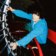 石崎ひゅーい×SIX LOUNGEヤマグチユウモリ、コラボ楽曲とライブツアーゲスト出演発表