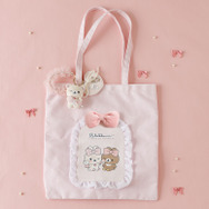 サンエックス「Makeup Rilakkuma トートバッグ」使用イメージ（C）2025 SAN-X CO., LTD. ALL RIGHTS RESERVED.