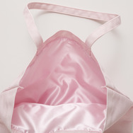 サンエックス「Makeup Rilakkuma トートバッグ」使用イメージ（C）2025 SAN-X CO., LTD. ALL RIGHTS RESERVED.