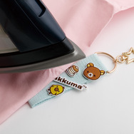 サンエックス「ワッペンシリーズ」タグキーホルダー　使用イメージ（C）2025 SAN-X CO., LTD. ALL RIGHTS RESERVED.