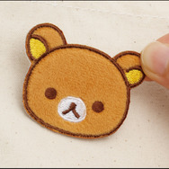 サンエックス「ワッペンシリーズ」ほわほわワッペンステッカー　使用イメージ（C）2025 SAN-X CO., LTD. ALL RIGHTS RESERVED.