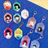 ランダムアクリルキーホルダー、アクリルお守り／各390円（税込429円）