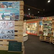 「『ゆるキャン△』10周年記念展 ＼キャンプの思い出 集めちった／」