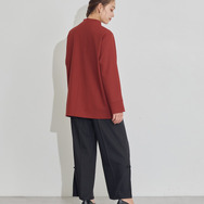 TVアニメ『らんま1/2』× earth music＆ecology Japan Label「チャイナシャツジャケット」ボルドー　着用イメージ（C）高橋留美子・小学館/「らんま1/2」製作委員会