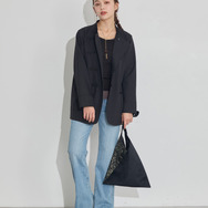 TVアニメ『らんま1/2』× earth music＆ecology Japan Label「チャイナシャツジャケット」ブラック　着用イメージ（C）高橋留美子・小学館/「らんま1/2」製作委員会