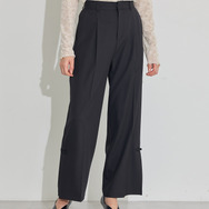 TVアニメ『らんま1/2』× earth music＆ecology Japan Label「チャイナパンツ」ブラック　着用イメージ（C）高橋留美子・小学館/「らんま1/2」製作委員会