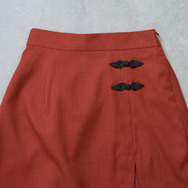 TVアニメ『らんま1/2』× earth music＆ecology Japan Label「チャイナスカート」ボルドー（C）高橋留美子・小学館/「らんま1/2」製作委員会