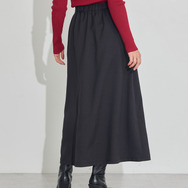 TVアニメ『らんま1/2』× earth music＆ecology Japan Label「チャイナスカート」ブラック　着用イメージ（C）高橋留美子・小学館/「らんま1/2」製作委員会