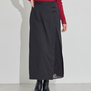 TVアニメ『らんま1/2』× earth music＆ecology Japan Label「チャイナスカート」ブラック　着用イメージ（C）高橋留美子・小学館/「らんま1/2」製作委員会