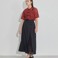 TVアニメ『らんま1/2』× earth music＆ecology Japan Label「チャイナスカート」ブラック　着用イメージ（C）高橋留美子・小学館/「らんま1/2」製作委員会