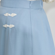 TVアニメ『らんま1/2』× earth music＆ecology Japan Label「チャイナスカート」ライトブルー　着用イメージ（C）高橋留美子・小学館/「らんま1/2」製作委員会