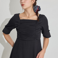 TVアニメ『らんま1/2』× earth music＆ecology Japan Label「チャイナワンピース」ブラック　着用イメージ（C）高橋留美子・小学館/「らんま1/2」製作委員会