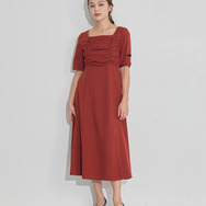 TVアニメ『らんま1/2』× earth music＆ecology Japan Label「チャイナワンピース」ボルドー　着用イメージ（C）高橋留美子・小学館/「らんま1/2」製作委員会