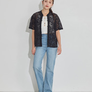 TVアニメ『らんま1/2』× earth music＆ecology Japan Label「チャイナレースシャツ」ブラック　着用イメージ（C）高橋留美子・小学館/「らんま1/2」製作委員会