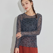 TVアニメ『らんま1/2』× earth music＆ecology Japan Label「シアートップス」ブラック　着用イメージ（C）高橋留美子・小学館/「らんま1/2」製作委員会